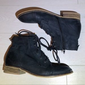 Steve Madden black leather lace up boots